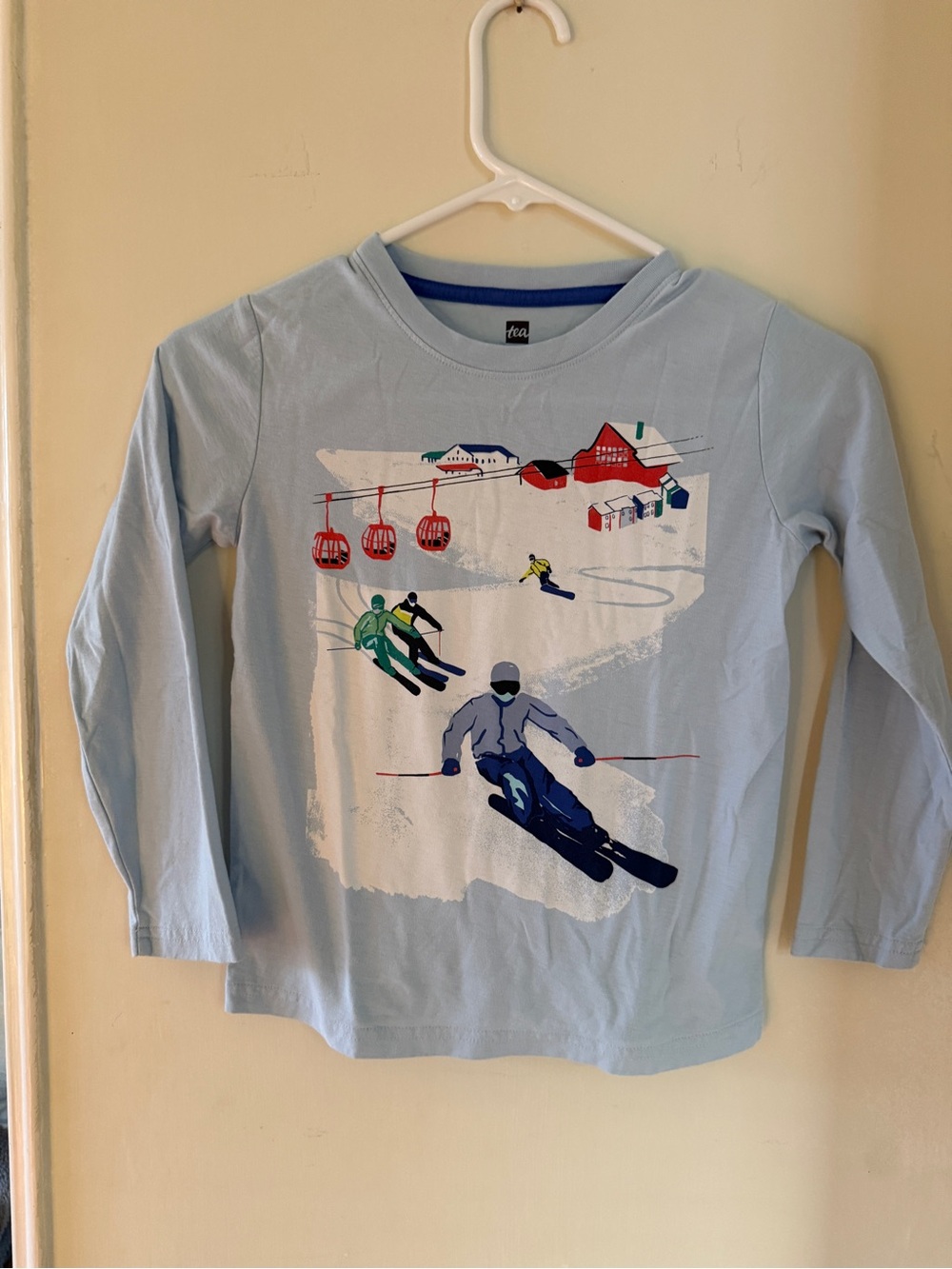 💙 Tea Collection Ski Slopes Graphic Tee • Size 6 ⛷️